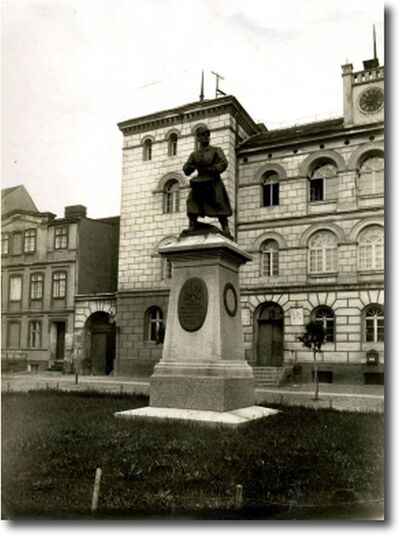 Pomnik Dobosza w Śremie do 1939 r kiedy został zburzony przez Niemców