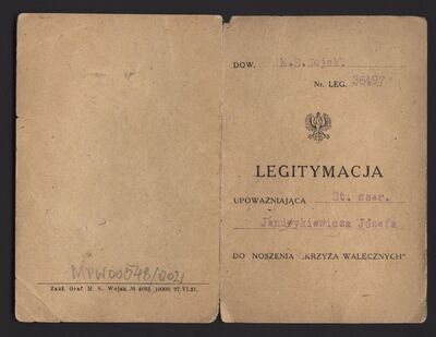 MPW 00548/002 (1) - Legitymacja upoważniająca st. szer. Józefa Jędykiewicza (w dokumencie błędne nazwisko Jendykiewicz) do noszenia &quot;Krzyża Walecznych&quot; - (awers), 1921 r.