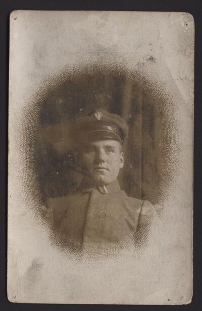 AF 1717 - Zdjęcie, Andrzej Melinger w mundurze powstańca wielkopolskiego, 1918/1919 r.