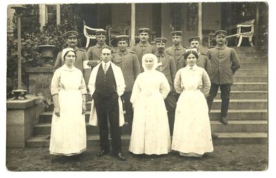 Rok 1915. Podczas pierwszej wojny światowej w części pałacu hrabiny Heleny Zimmermann w Grodzisku Wielkopolskim znajdował się szpital dla żołnierzy niemieckich.