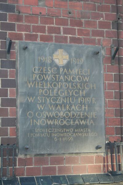 Tablica poświęcona poległym powstańcom w Inowrocławiu (fot. P. Anders)