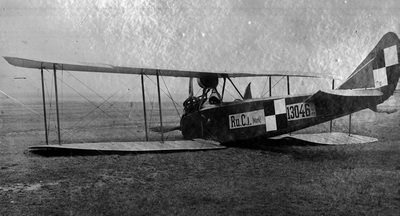 Wielkopolski Rumpler C.I nr 13046/17 po
niefortunnym lądowaniu. Przejęty przez
powstańców wielkopolskich 6 stycznia
1919 r., znajdował się na stanie Stacji Lotniczej
w Ławicy co najmniej do końca sierpnia.
Fot. ze zbiorów CBN „Polona”