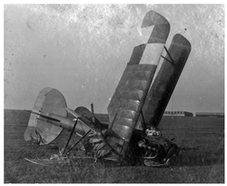 The wreckage of a fighter plane–an Albatros, which belonged to the Greater Poland Air Force.
Photo from the collections of the “Polona” Digital National Library