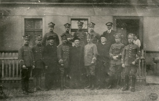 Die Mitarbeiter der Sektion Osieczna der Gruppe Leszno. Vierter von rechts Kapitän Bernard Sliwinski (WBH)