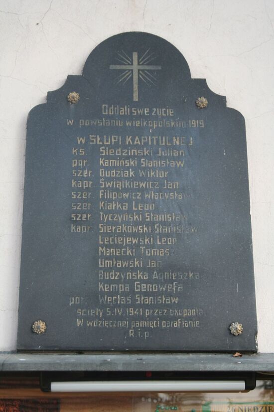 Gedenktafel für die gefallenen und ermordeten Aufständischen in Slupia Kapitulna (Foto. P. Anders)