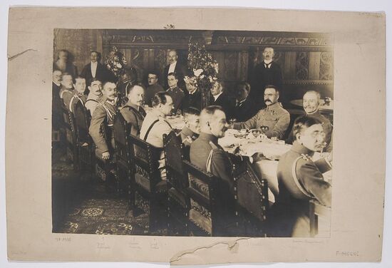 Józef Piłsudski und polnische Armeeoffiziere bei ihrem Besuch in Poznań am 26. Oktober 1919 (WBH)